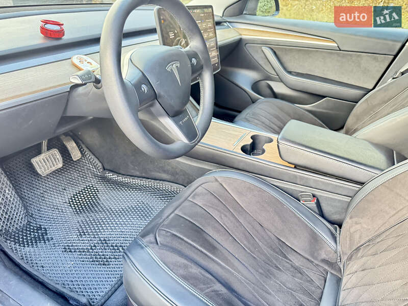 Седан Tesla Model 3 2021 в Могилев-Подольске