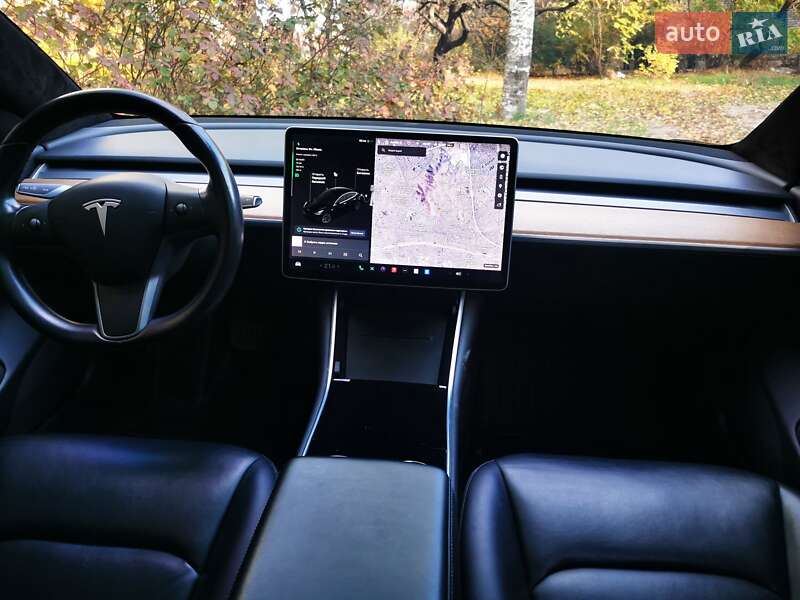 Седан Tesla Model 3 2019 в Запоріжжі