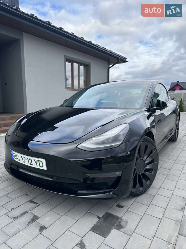 Седан Tesla Model 3 2021 в Львове