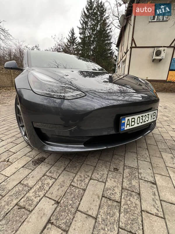 Седан Tesla Model 3 2021 в Киеве