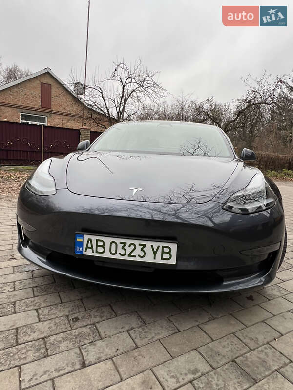 Седан Tesla Model 3 2021 в Киеве