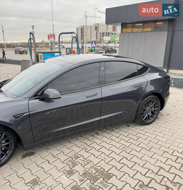 Седан Tesla Model 3 2025 в Києві