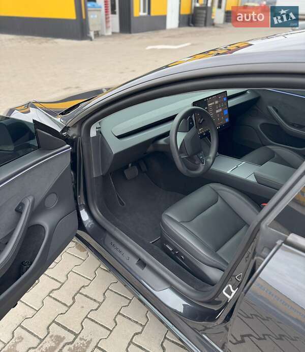 Седан Tesla Model 3 2025 в Києві