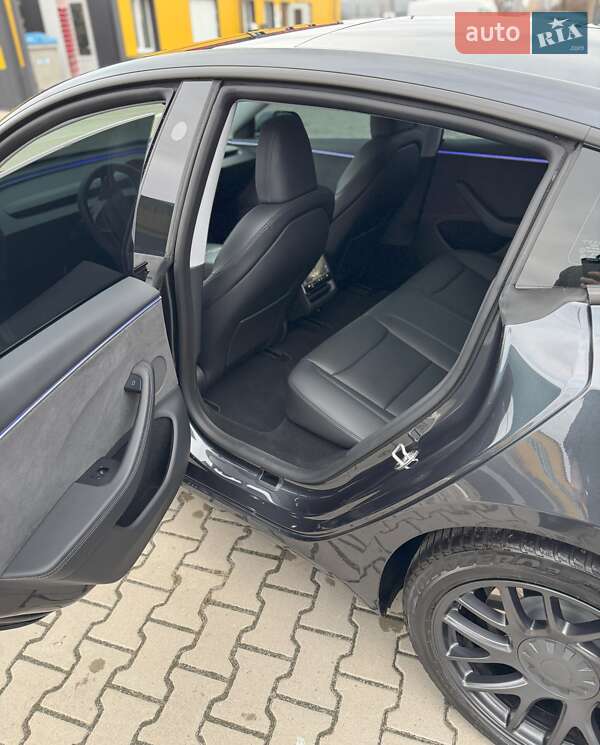 Седан Tesla Model 3 2025 в Києві