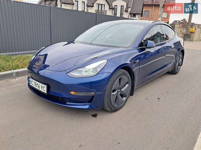 Седан Tesla Model 3 2021 в Львові