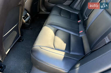 Седан Tesla Model 3 2019 в Нововолынске