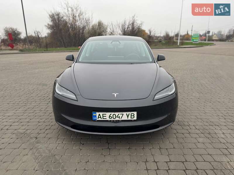 Седан Tesla Model 3 2024 в Новомосковске