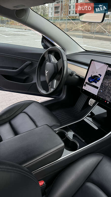 Седан Tesla Model 3 2018 в Києві