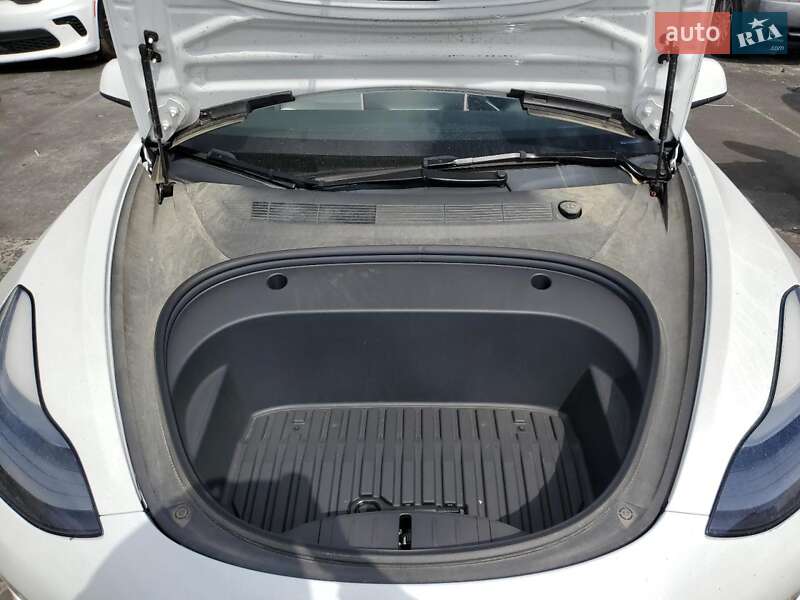 Седан Tesla Model 3 2023 в Львові фото 11 Седан Tesla Model 3 2023 в Львові