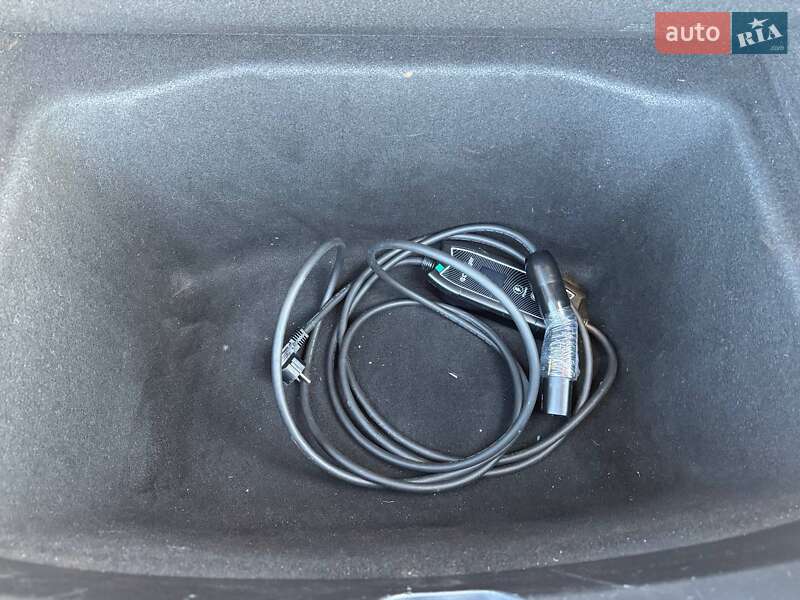 Седан Tesla Model 3 2018 в Луцьку