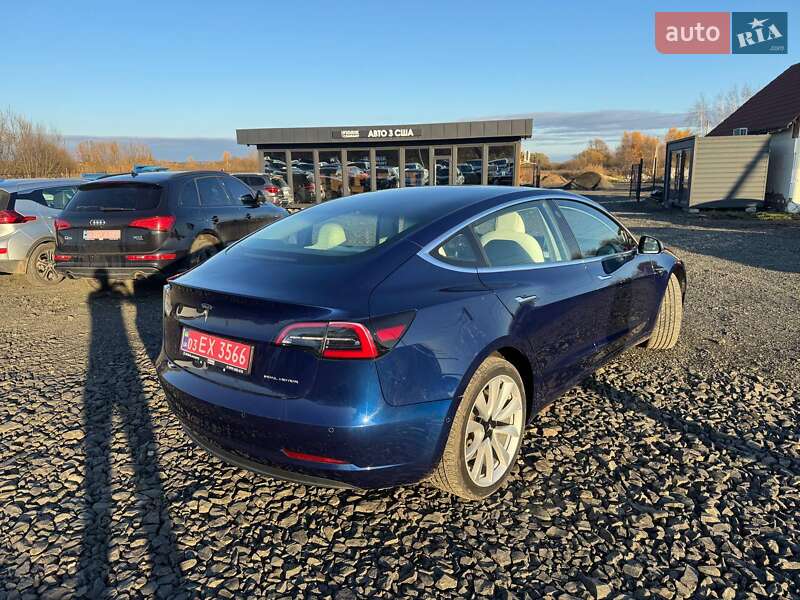 Седан Tesla Model 3 2018 в Луцьку