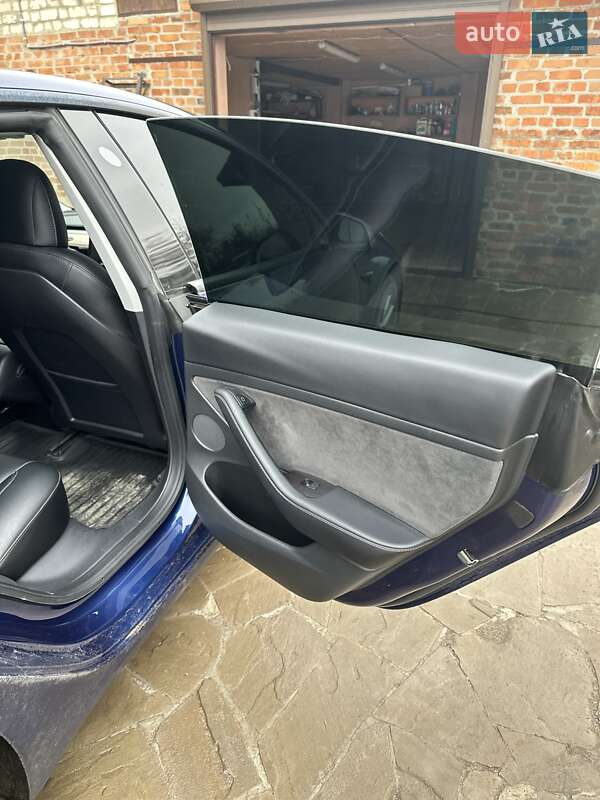 Седан Tesla Model 3 2022 в Харкові