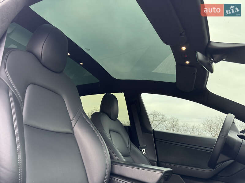 Седан Tesla Model 3 2020 в Днепре