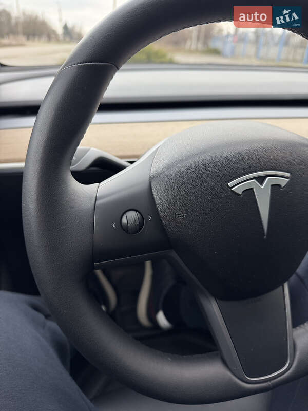 Седан Tesla Model 3 2020 в Днепре