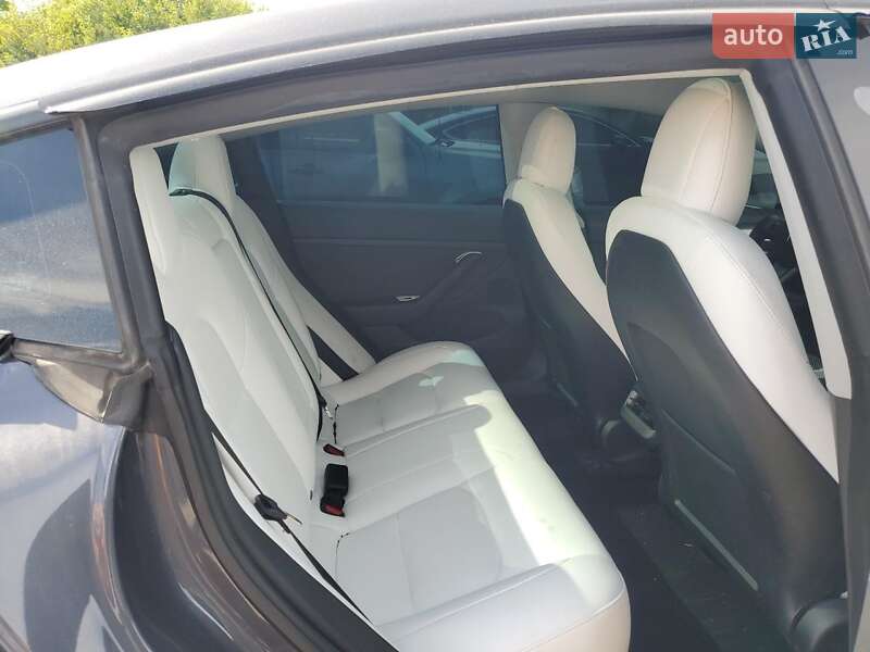 Седан Tesla Model 3 2023 в Дніпрі