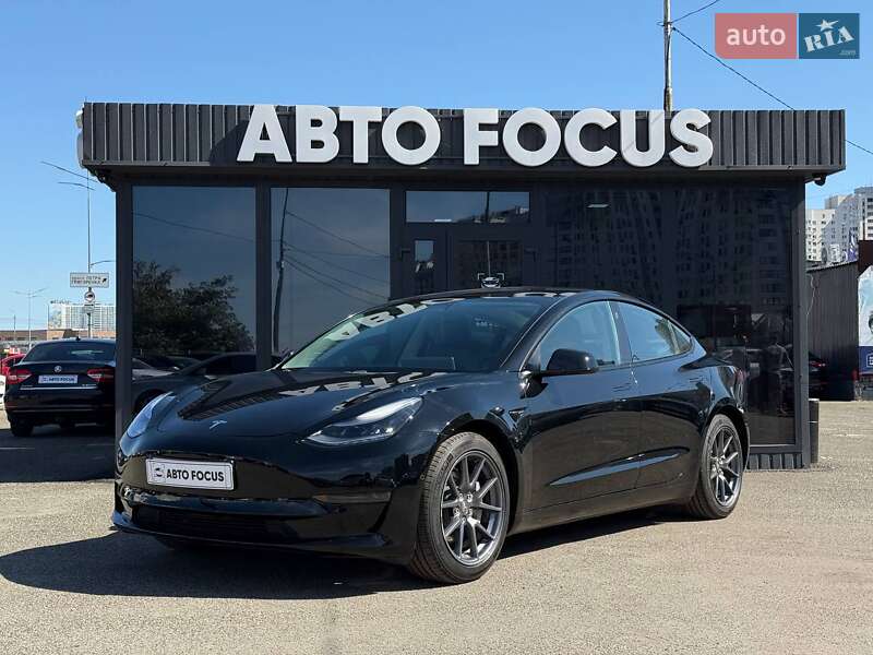 Седан Tesla Model 3 2020 в Києві