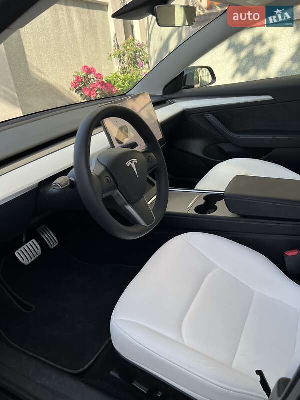 Седан Tesla Model 3 2023 в Одесі