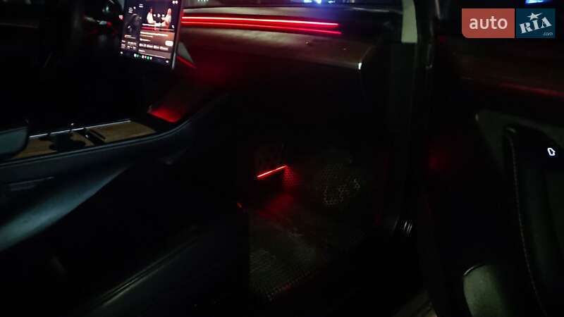 Седан Tesla Model 3 2022 в Івано-Франківську