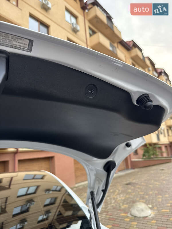 Седан Tesla Model 3 2021 в Ужгороде фото 8 Седан Tesla Model 3 2021 в Ужгороде