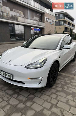 Седан Tesla Model 3 2021 в Ужгороді