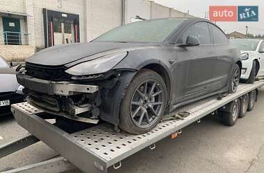 Седан Tesla Model 3 2022 в Киеве