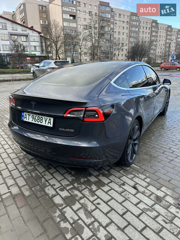 Седан Tesla Model 3 2020 в Івано-Франківську