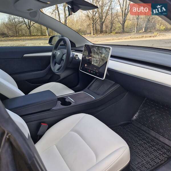 Седан Tesla Model 3 2022 в Кривому Розі