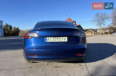 Седан Tesla Model 3 2022 в Ужгороді