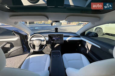Седан Tesla Model 3 2022 в Ужгороді