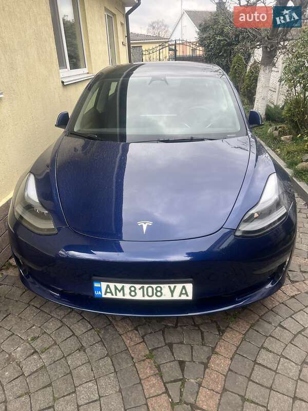 Седан Tesla Model 3 2023 в Житомире