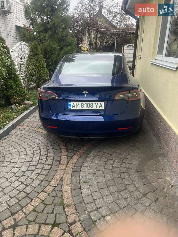 Седан Tesla Model 3 2023 в Житомире