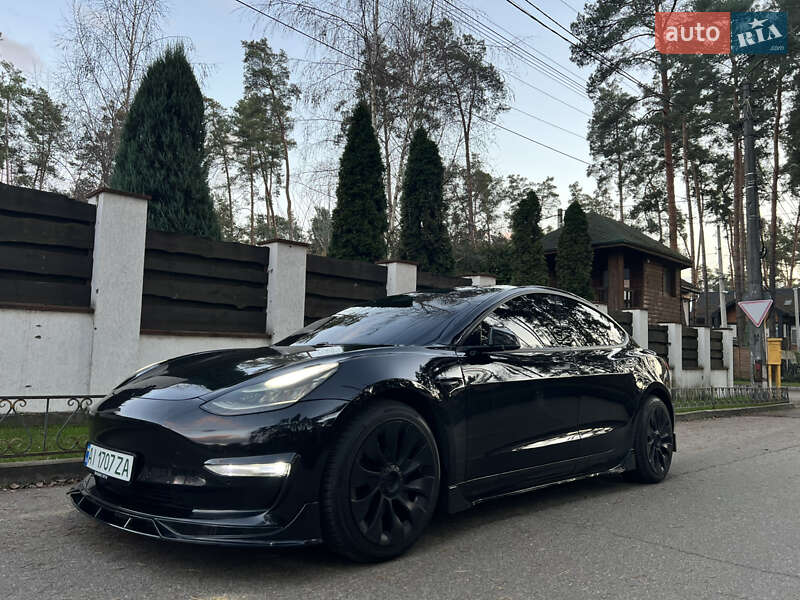 Седан Tesla Model 3 2018 в Ірпені