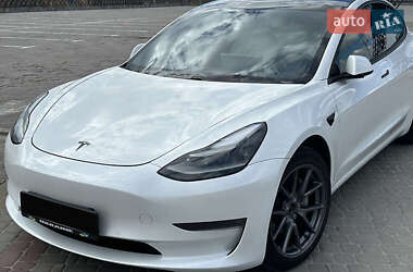 Седан Tesla Model 3 2021 в Киеве