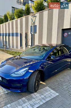 Седан Tesla Model 3 2019 в Львове