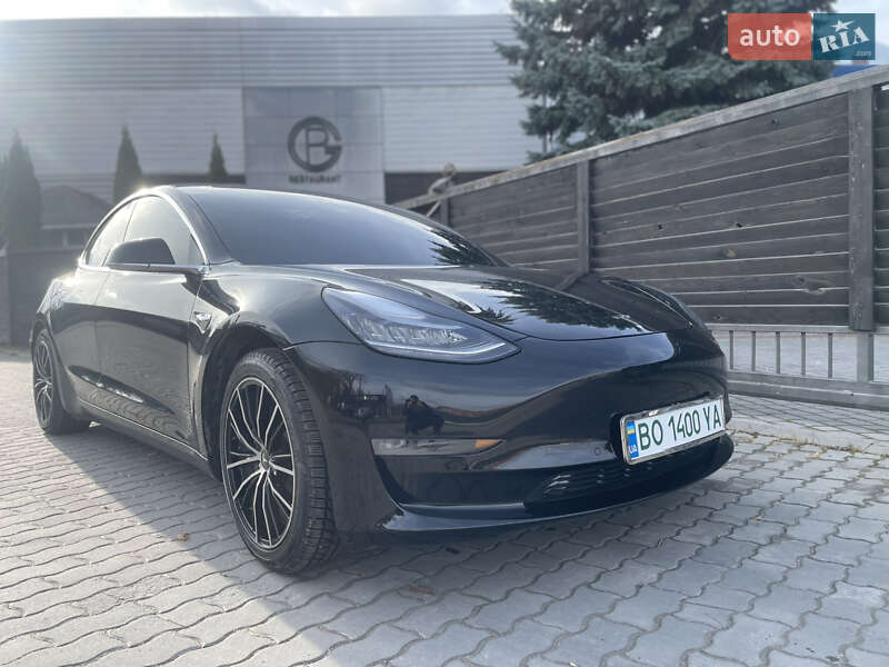 Седан Tesla Model 3 2019 в Тернополе