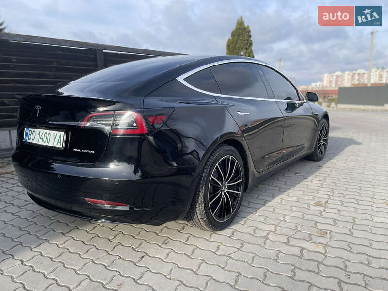 Седан Tesla Model 3 2019 в Тернополе
