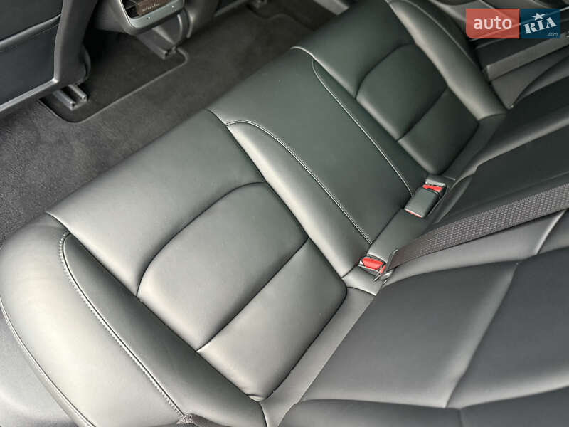 Седан Tesla Model 3 2022 в Кривом Роге