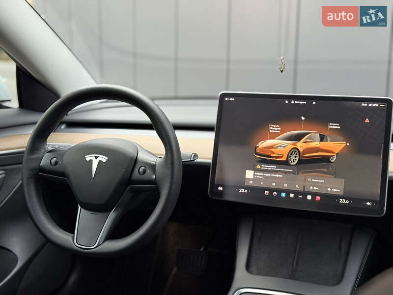 Седан Tesla Model 3 2022 в Кривом Роге
