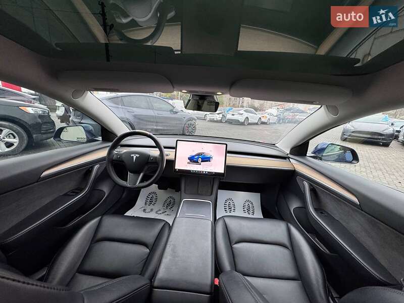 Седан Tesla Model 3 2022 в Луцке