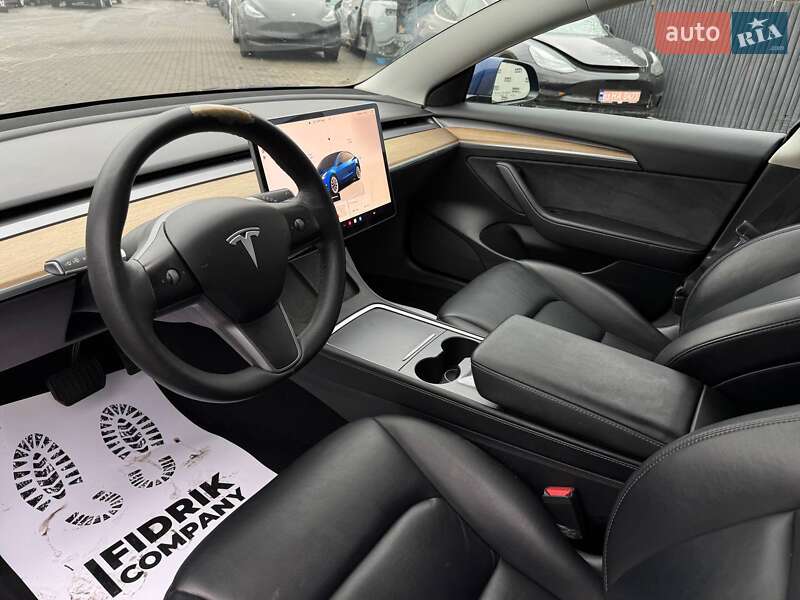 Седан Tesla Model 3 2022 в Луцке