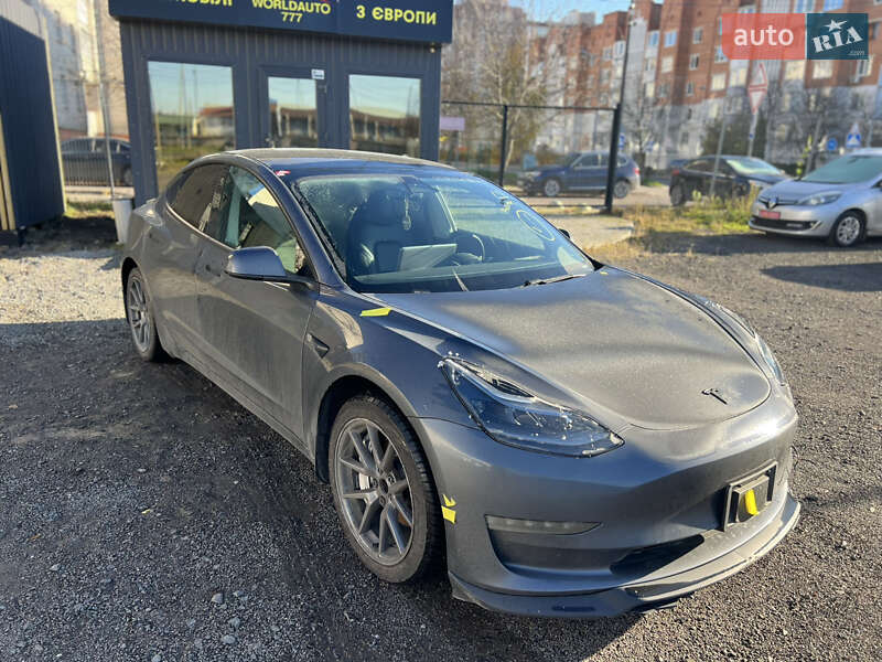 Седан Tesla Model 3 2021 в Луцьку