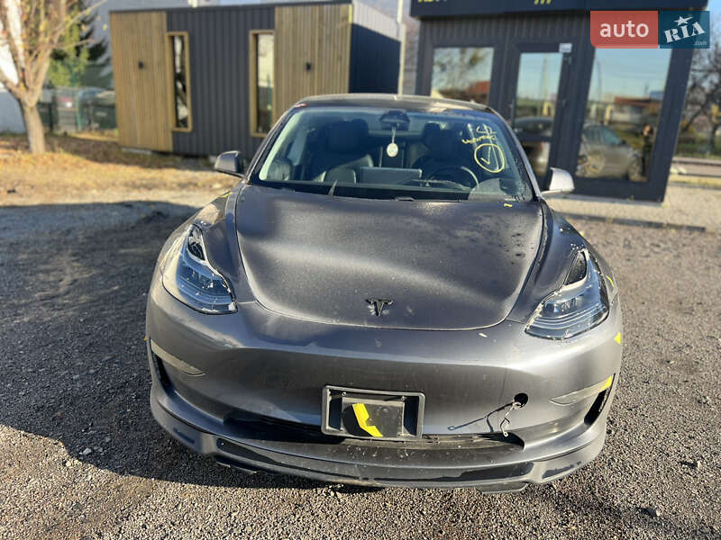 Седан Tesla Model 3 2021 в Луцьку