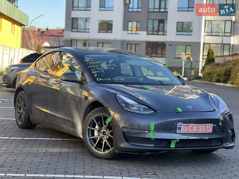 Седан Tesla Model 3 2022 в Луцьку