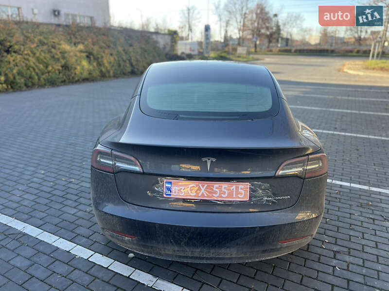 Седан Tesla Model 3 2022 в Луцьку