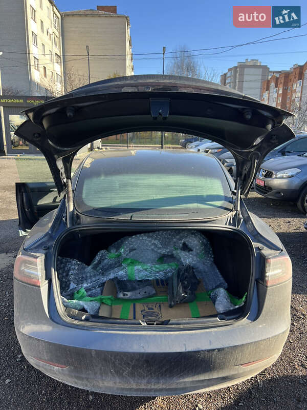 Седан Tesla Model 3 2022 в Луцьку