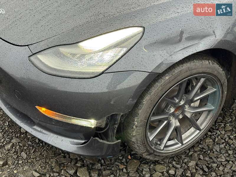 Седан Tesla Model 3 2018 в Луцьку