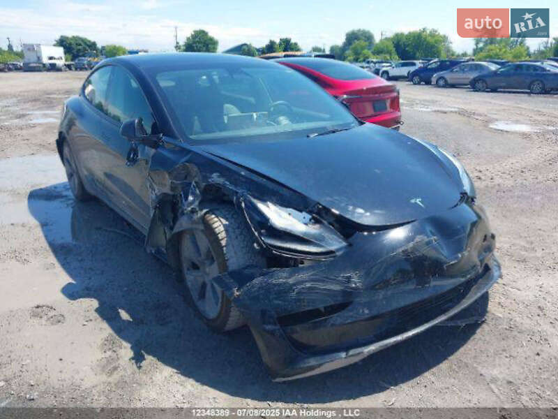 Седан Tesla Model 3 2023 в Одесі