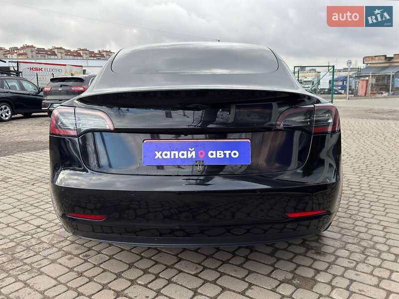 Седан Tesla Model 3 2022 в Львові