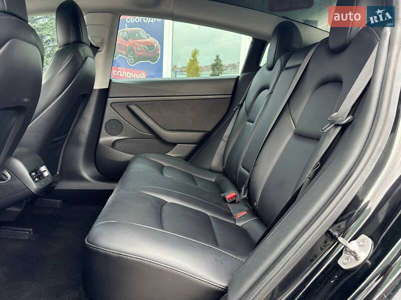 Седан Tesla Model 3 2022 в Львові