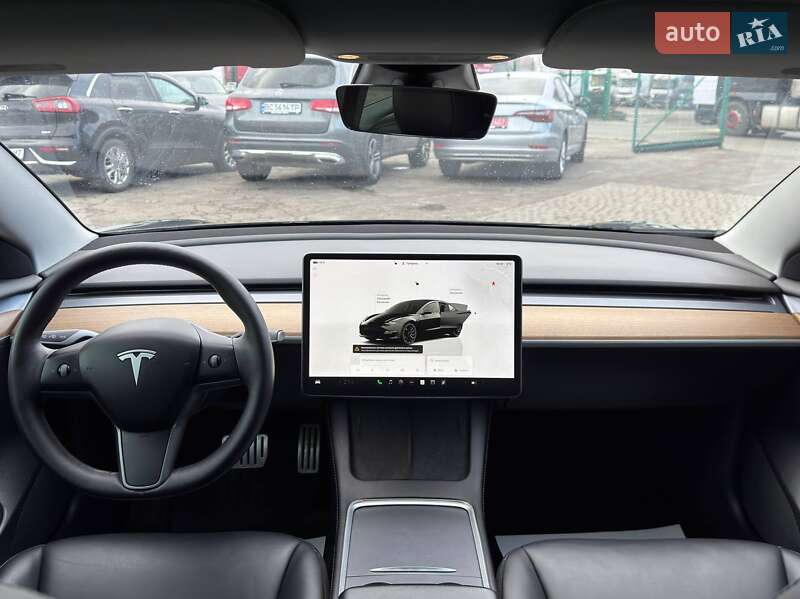 Седан Tesla Model 3 2022 в Львові